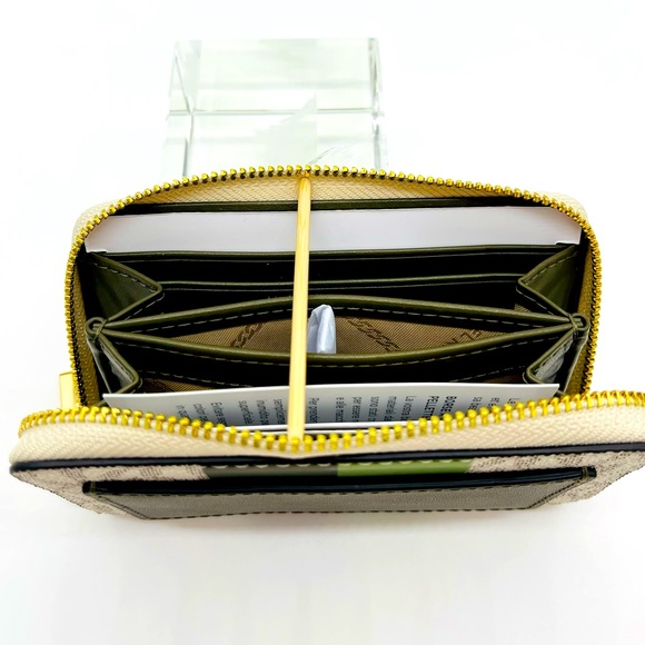 Michael Kors ZA Card Case Wallet - Picture 5 of 7